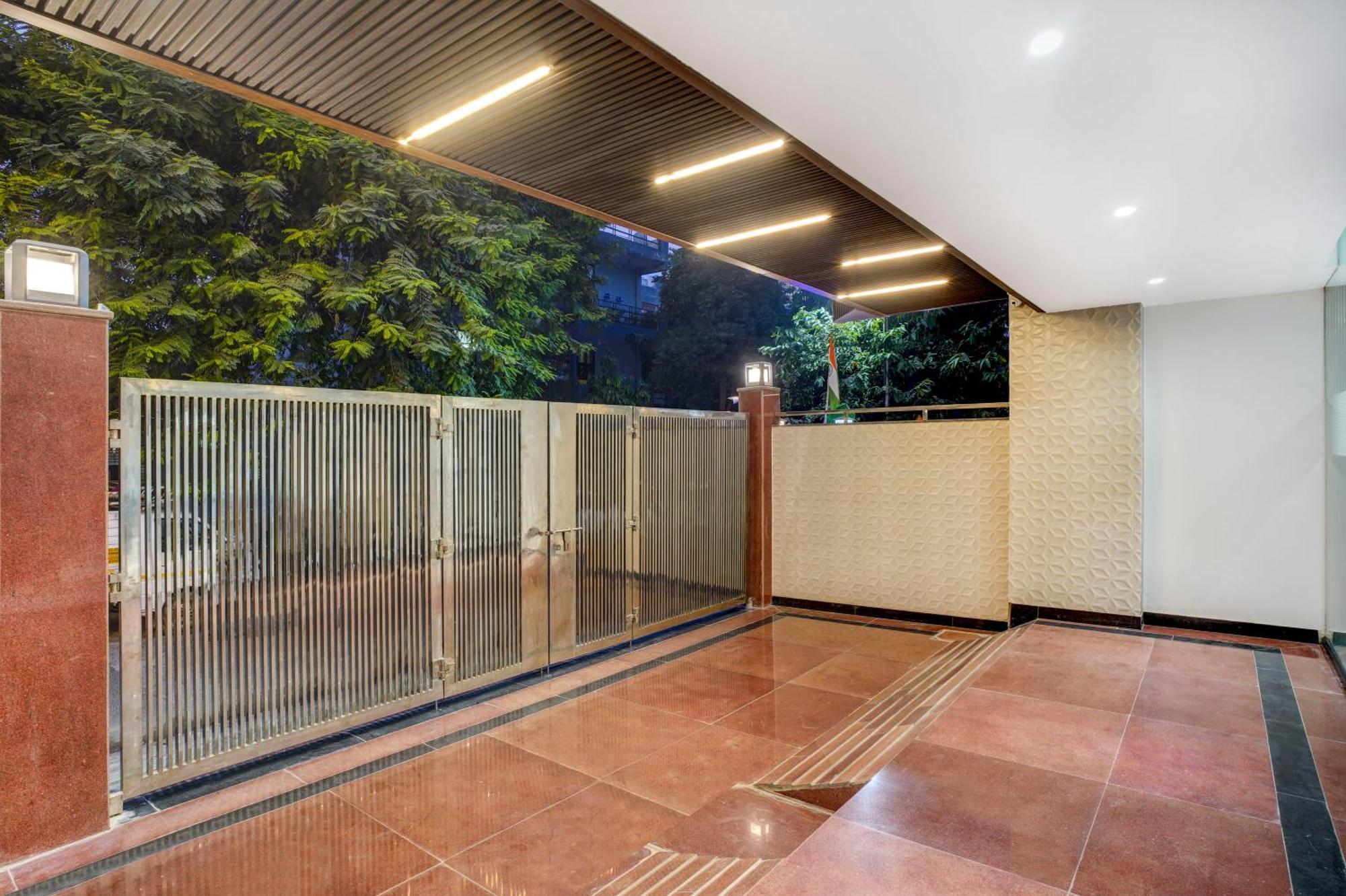 Treebo Corporate Inn Noida Bagian luar foto