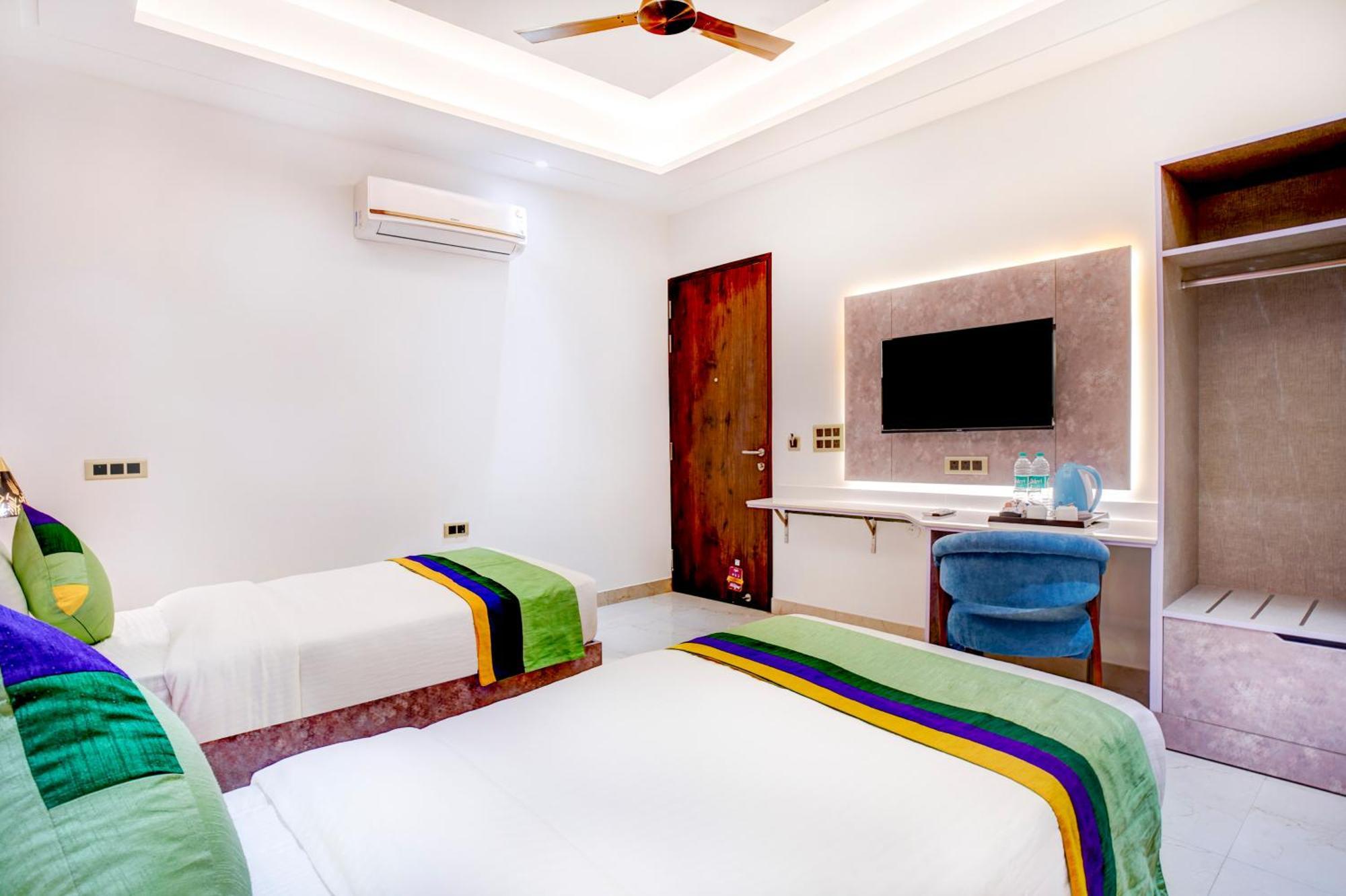 Treebo Corporate Inn Noida Bagian luar foto