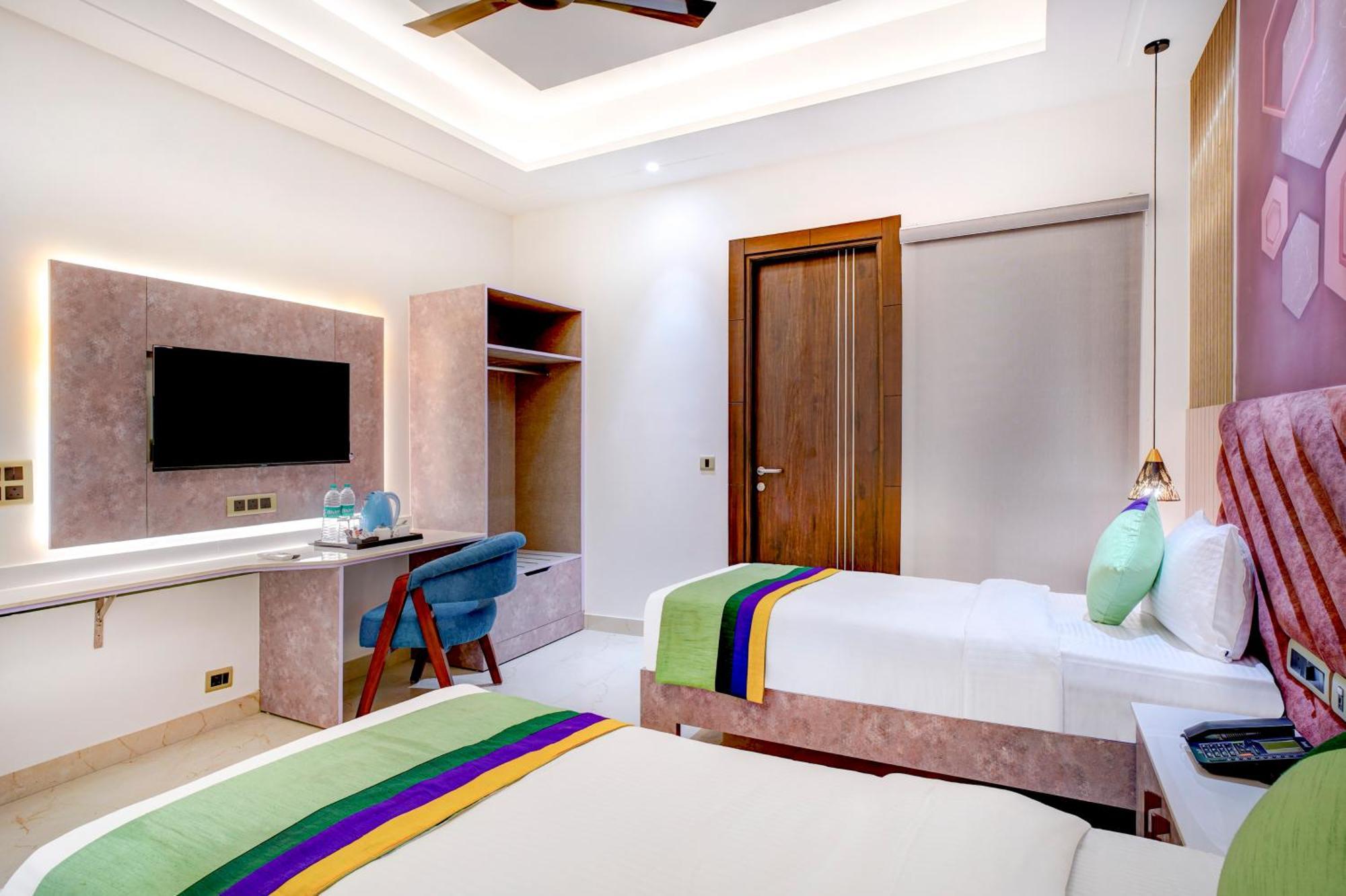 Treebo Corporate Inn Noida Bagian luar foto