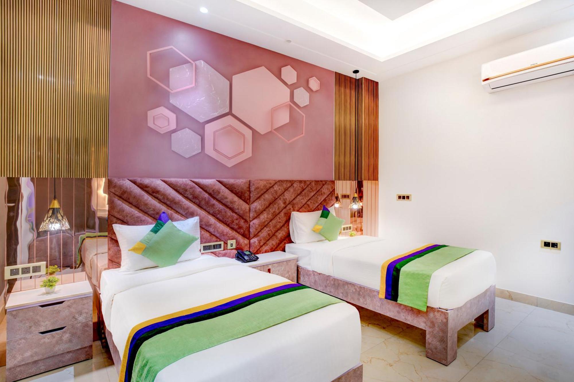 Treebo Corporate Inn Noida Bagian luar foto