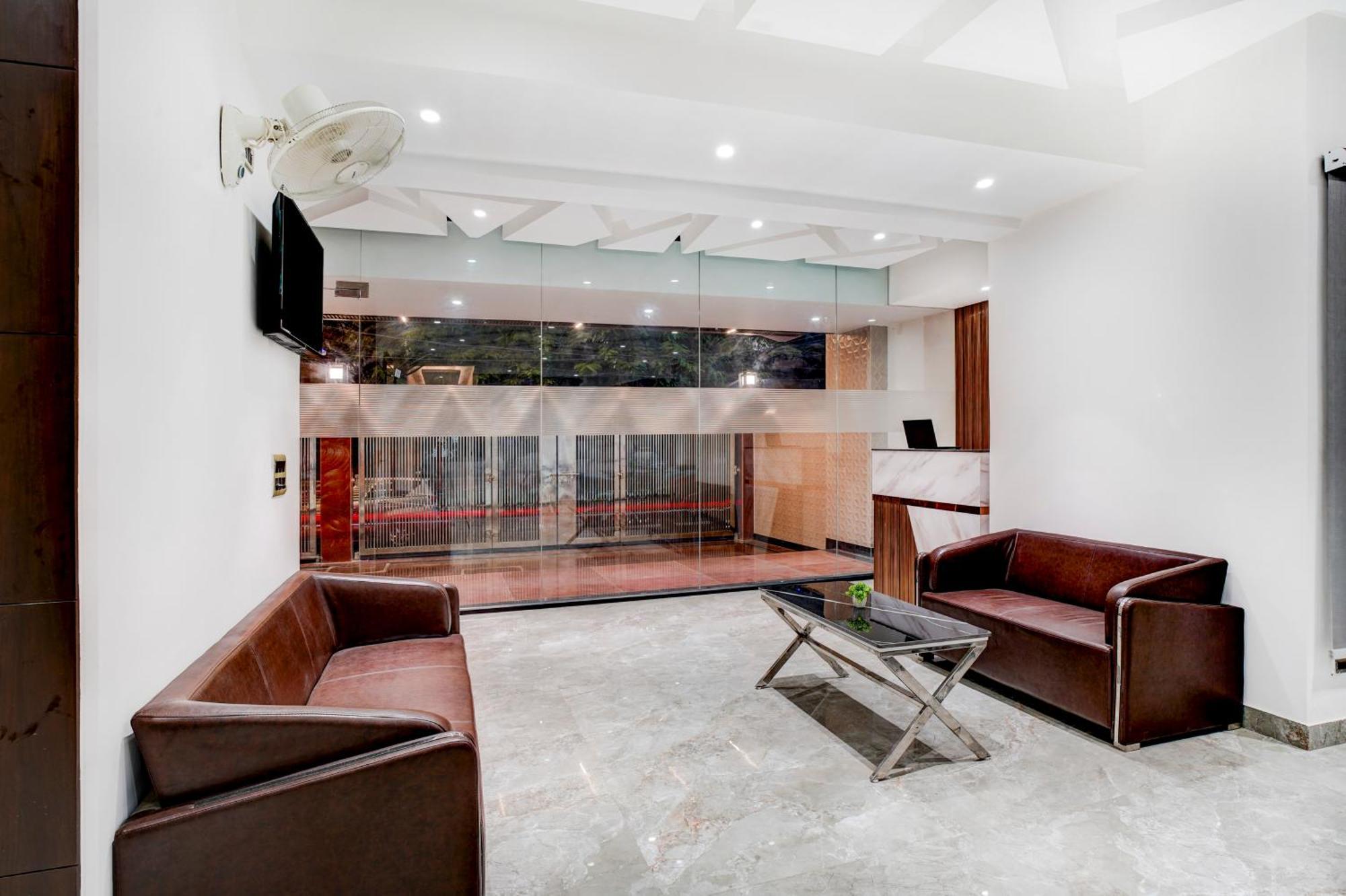 Treebo Corporate Inn Noida Bagian luar foto