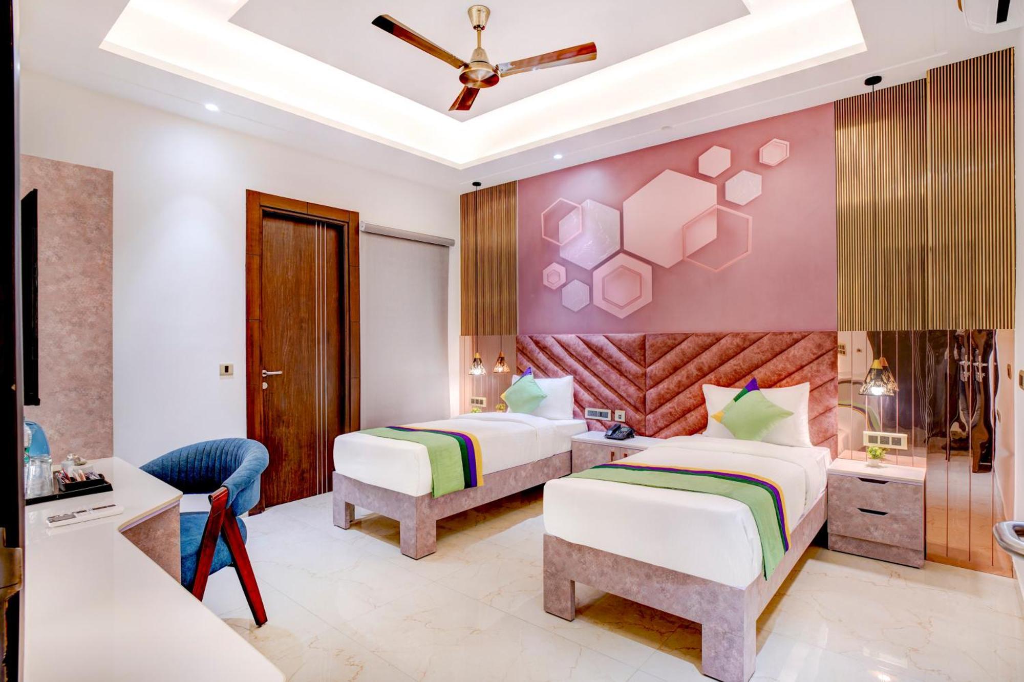 Treebo Corporate Inn Noida Bagian luar foto