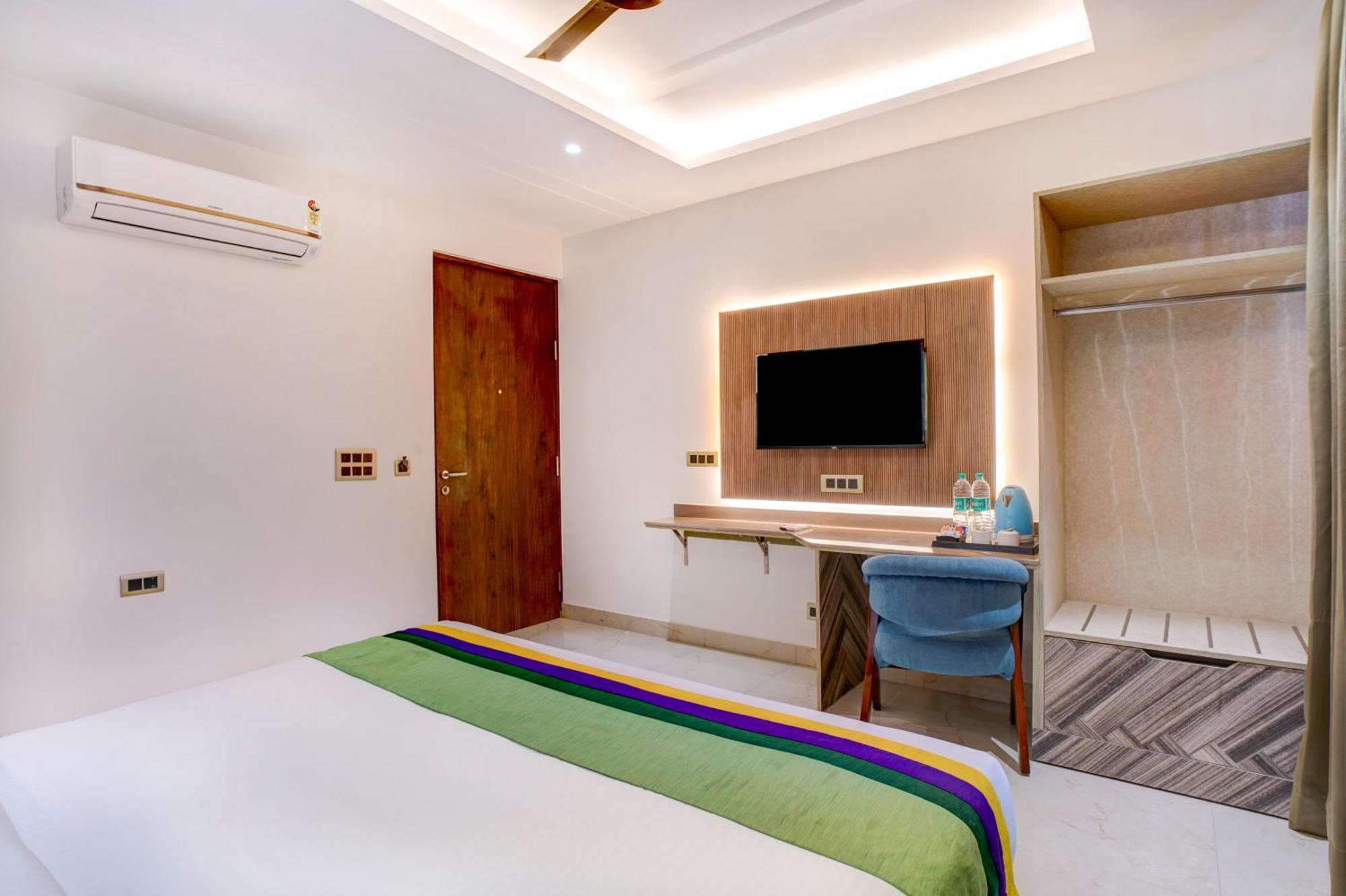 Treebo Corporate Inn Noida Bagian luar foto