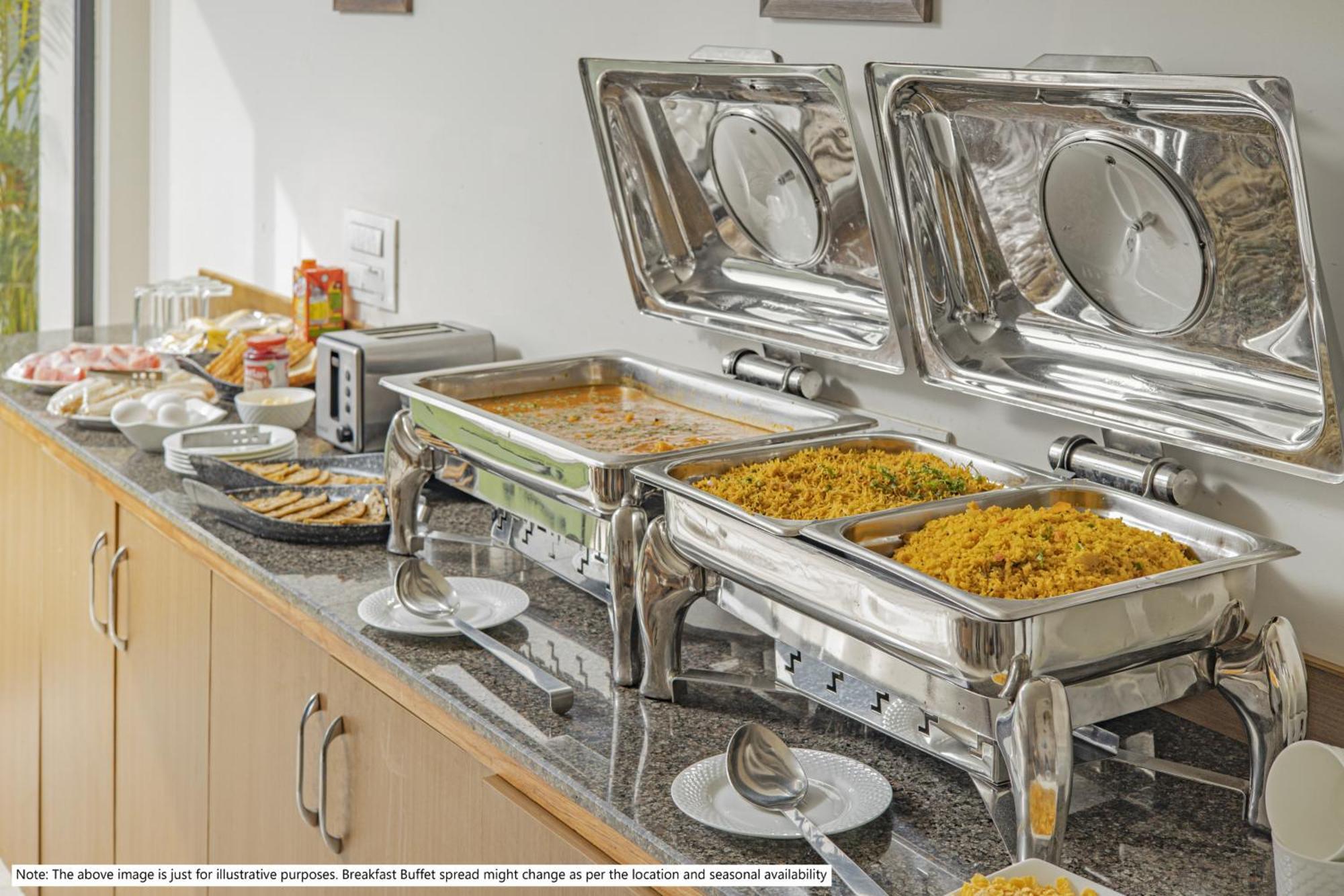 Treebo Corporate Inn Noida Bagian luar foto